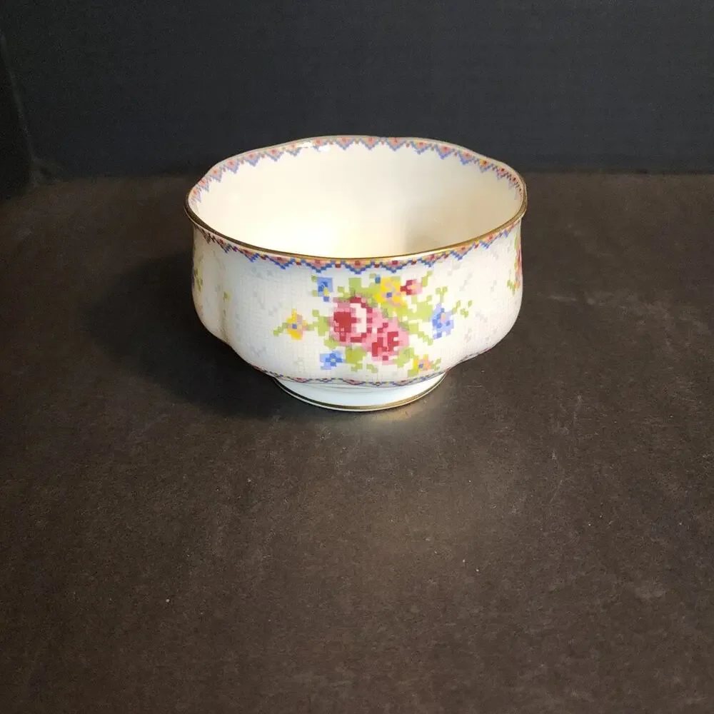 Royal Albert vtg royal